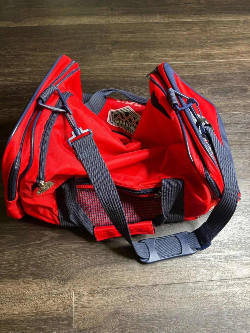1991 Made by: The Game - SUPER BOWL XXV DUFFLE BAG NFL GIANTS vs. BILLS
